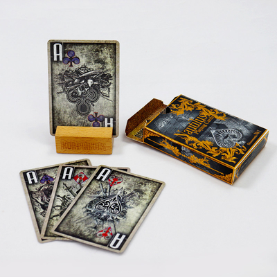 kupować Fabryka na zamówienie Drukowane wysokiej jakości rosyjskie skomplikowane stylu karty do gry Drukowane złota folia Gładkie ciemne karty do gry Poker online manufacture