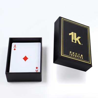Niestandardowe zestawy kart pokerowych z złotą foliową, 100% wodoodporne i niestandardowe logo.