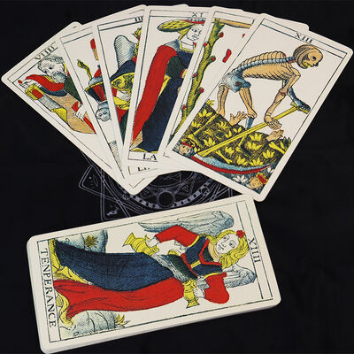 Zindywidualizowane, przyjazne dla środowiska, drukowalne karty tarot z podręcznikiem dla dorosłych